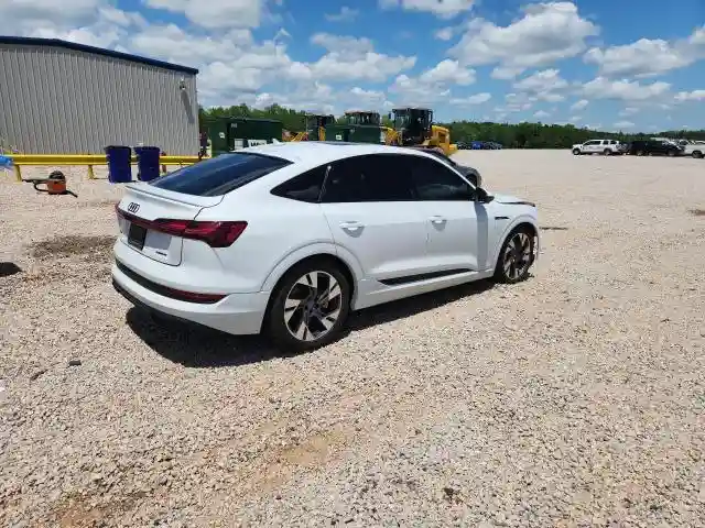WA12AAGE4NB019900 2022 AUDI E-TRON-2