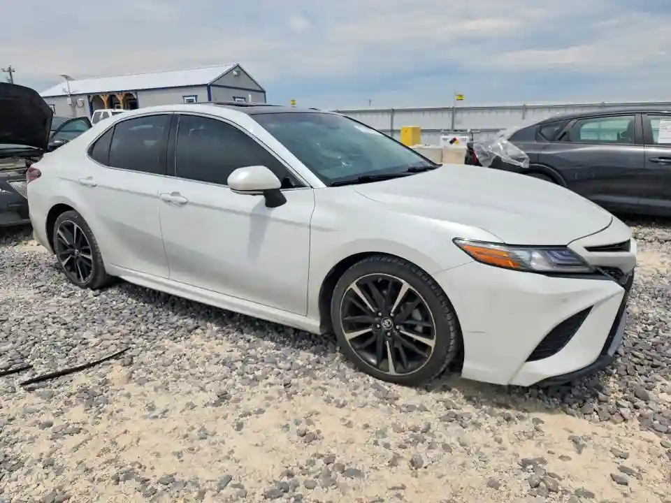 4T1BZ1HK0JU506802 2018 TOYOTA CAMRY-3
