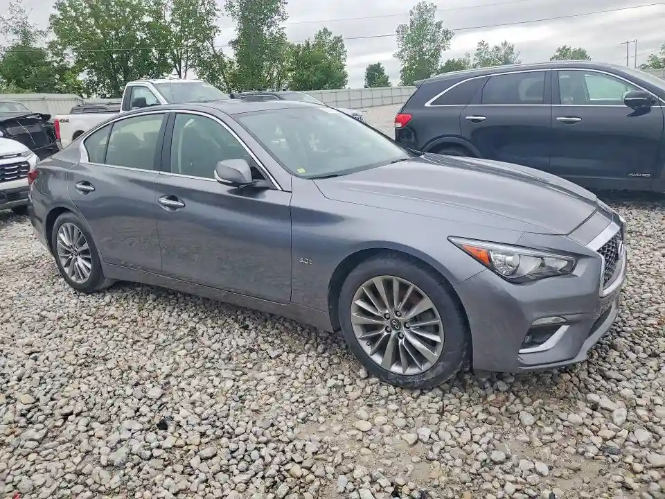 JN1EV7AR4JM433914 2018 INFINITI Q50-3