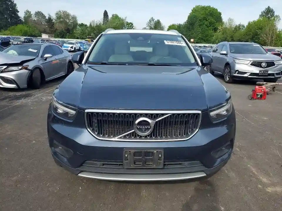 YV4162UK6M2561949 2021 VOLVO XC40-4