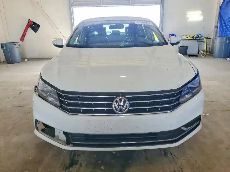 1VWBT7A30HC012075 2017 VOLKSWAGEN PASSAT-4