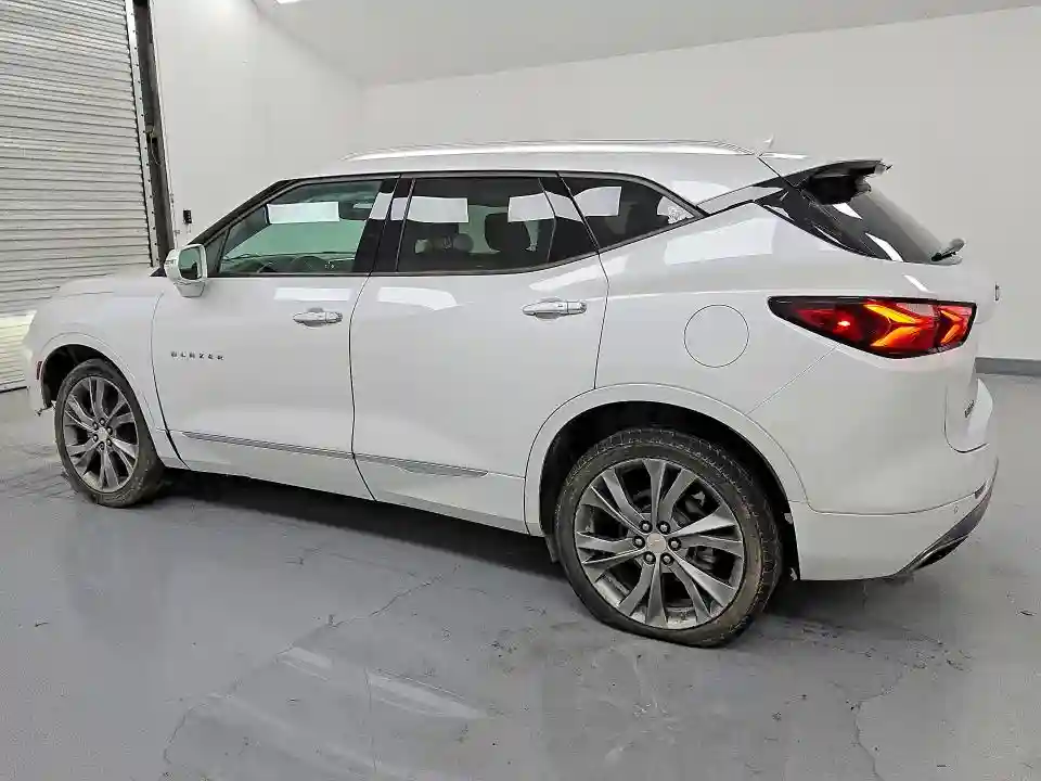 3GNKBFRS8LS556121 2020 CHEVROLET BLAZER-1