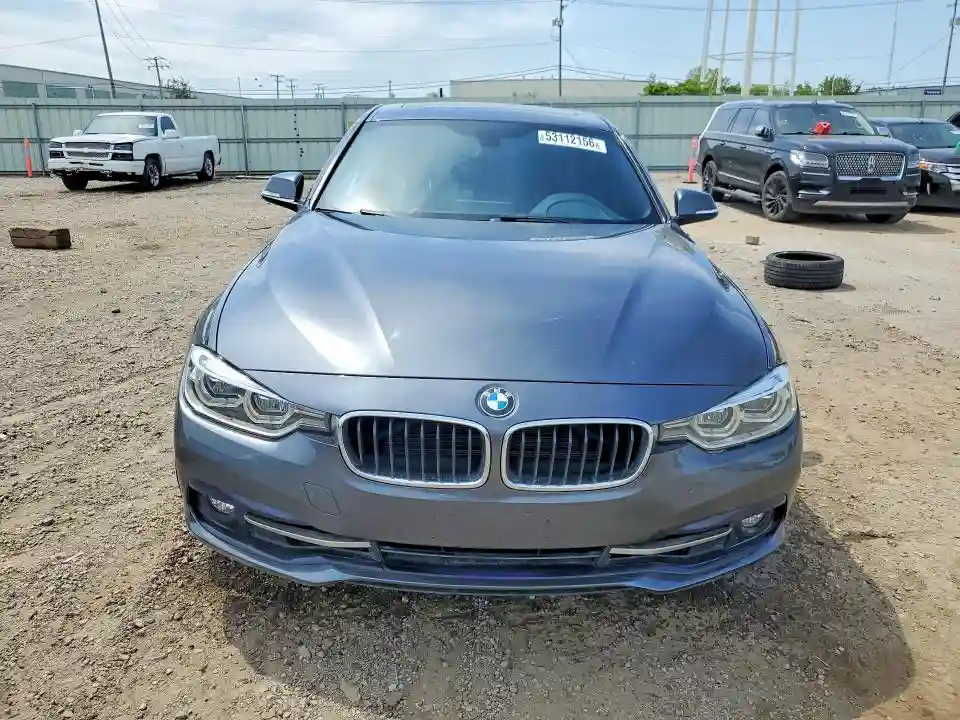 WBA8D9C57JA615611 2018 BMW 3 SERIES-4