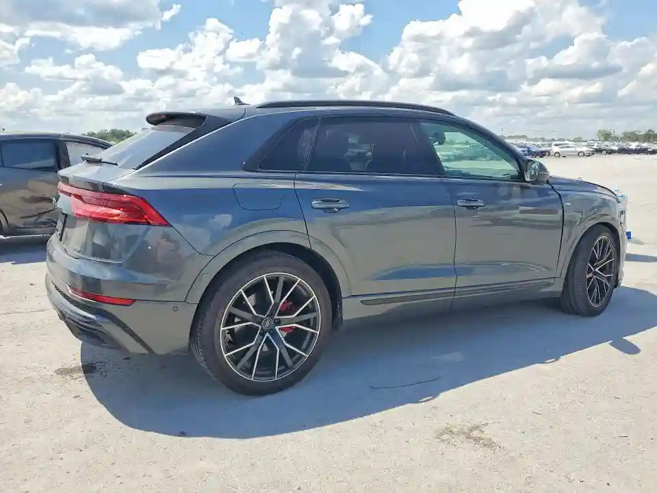 WA1FVBF1XPD043555 2023 AUDI Q8-2