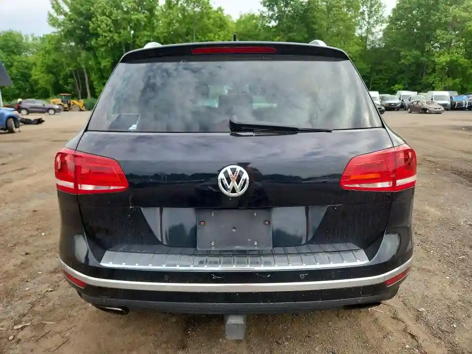 WVGRF7BP9HD000586 2017 VOLKSWAGEN TOUAREG-5