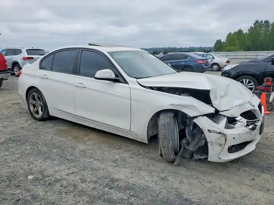 WBA3B5G52FNS19444 2015 BMW 3 SERIES-3
