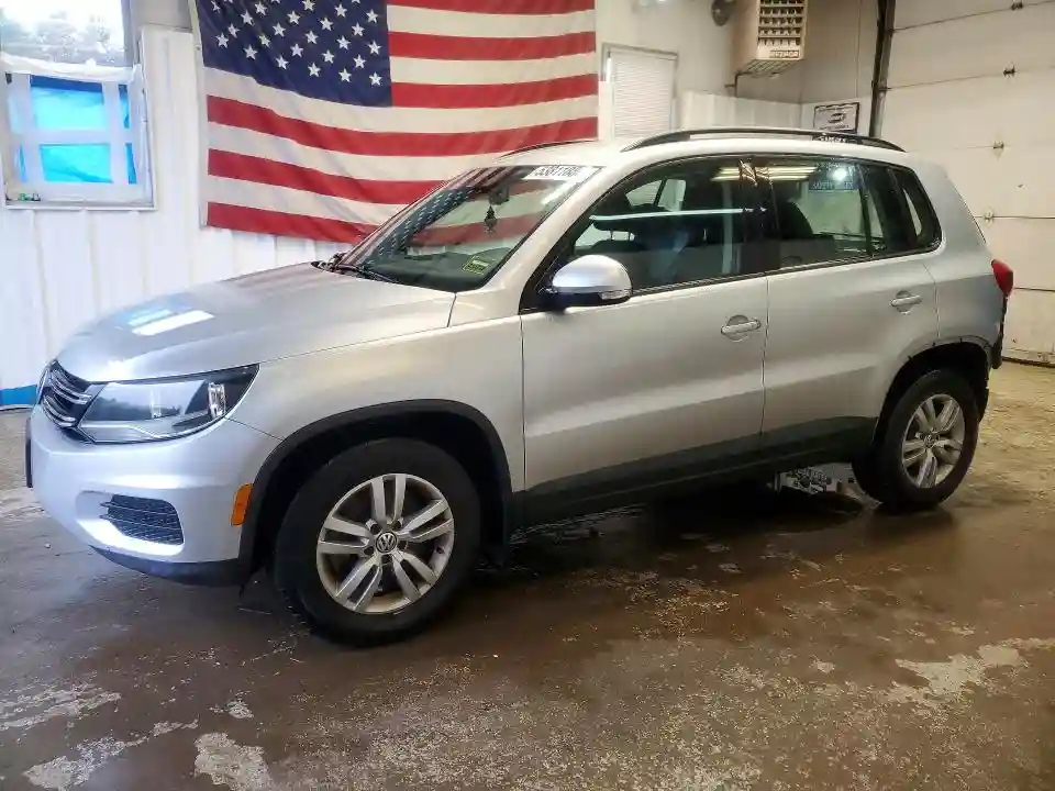 WVGBV7AX7HW502023 2017 VOLKSWAGEN TIGUAN-0