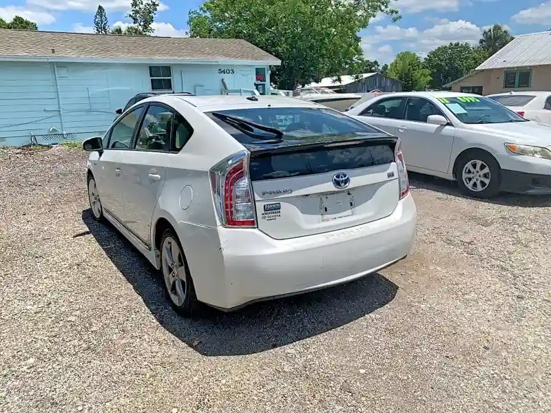 JTDKN3DU6F0426941 2015 TOYOTA PRIUS-2