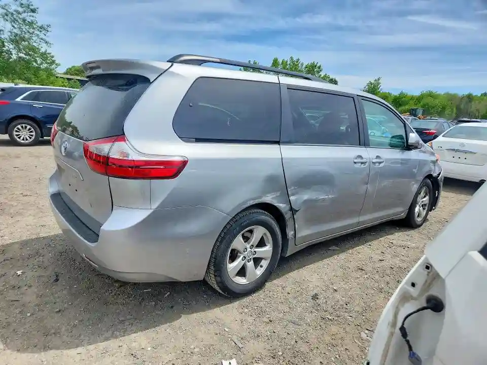 5TDKZ3DC7HS875654 2017 TOYOTA SIENNA-2