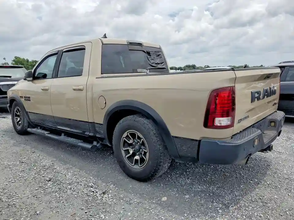 1C6RR7YT9HS611883 2017 RAM 1500-1