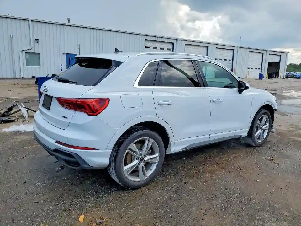 WA1EECF31P1102688 2023 AUDI Q3-2