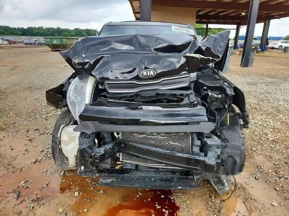 KNDJN2A20J7900018 2018 KIA SOUL BASE-4