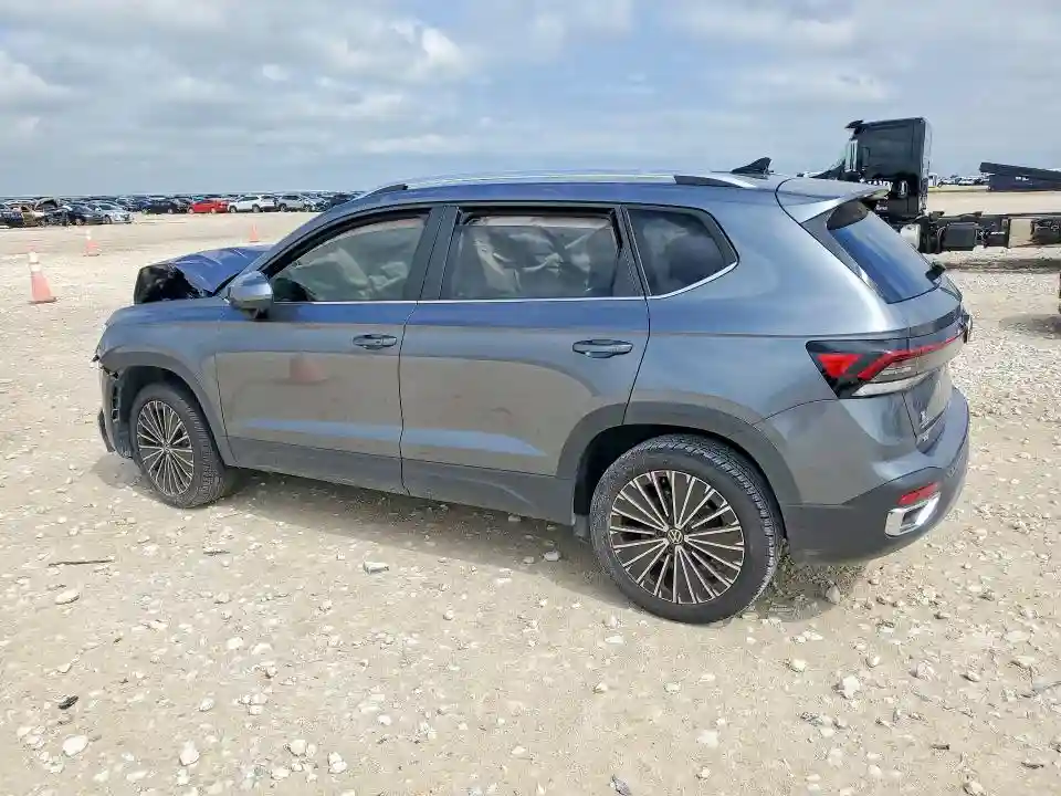 3VVEC7B29SM007258 2025 VOLKSWAGEN TAOS SE-1