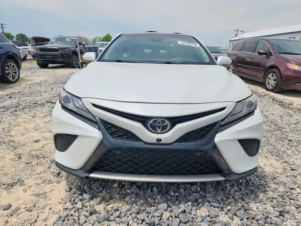 4T1BZ1HK0JU506802 2018 TOYOTA CAMRY-4
