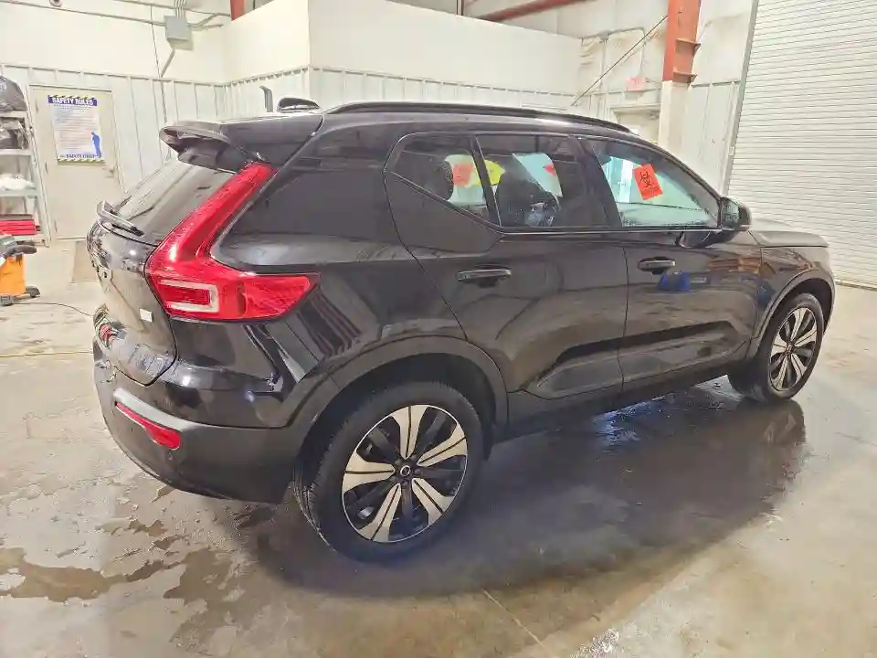 YV4ED3UL8P2979682 2023 VOLVO XC40-2