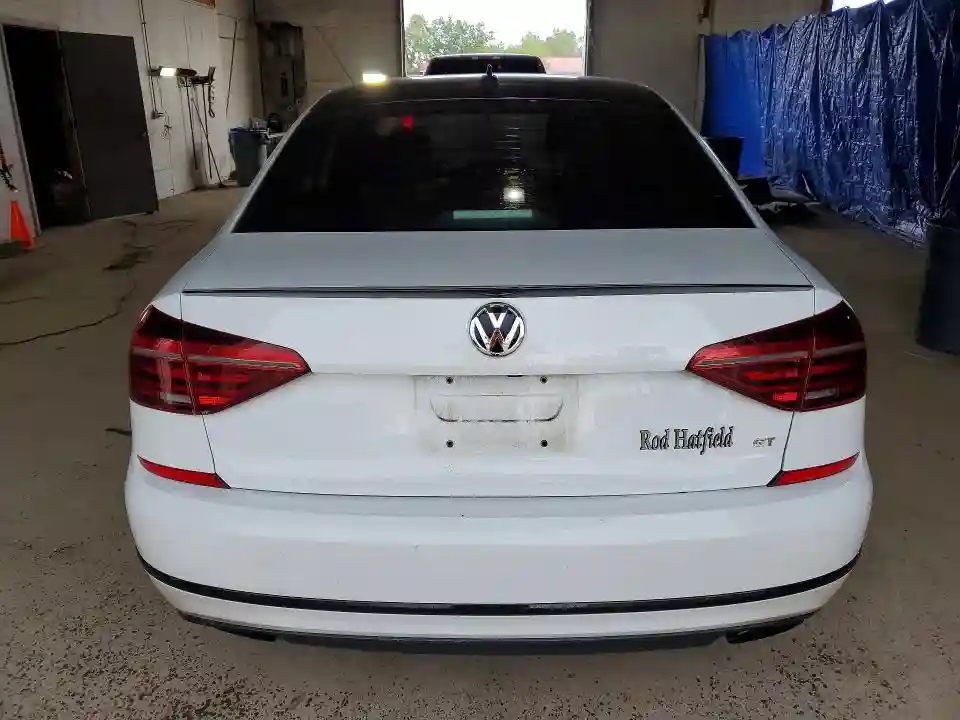 1VWJM7A33JC038619 2018 VOLKSWAGEN PASSAT-5