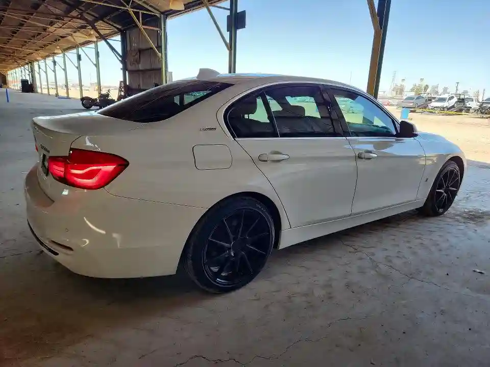 WBA8E1C52JA756813 2018 BMW 3 SERIES-2