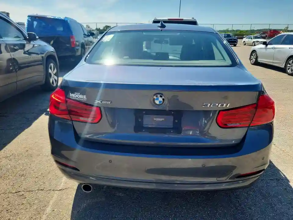 WBA8A3C59JA492268 2018 BMW 3 SERIES-5