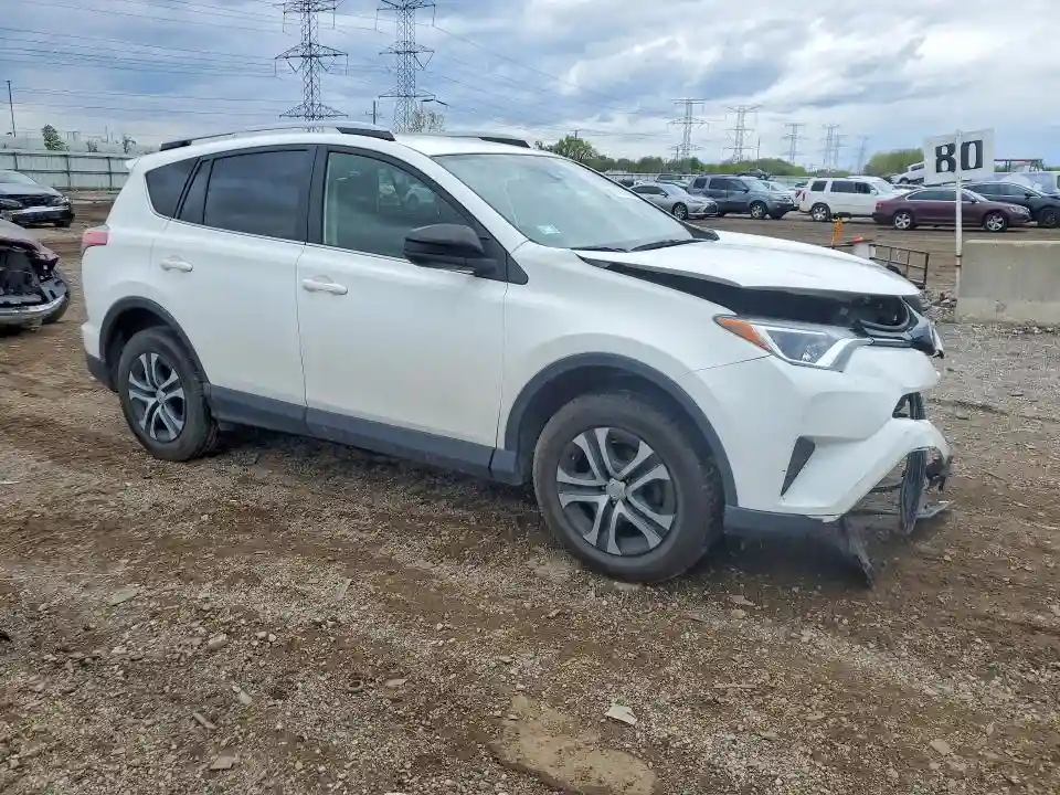 JTMBFREV5JJ746570 2018 TOYOTA RAV4-3