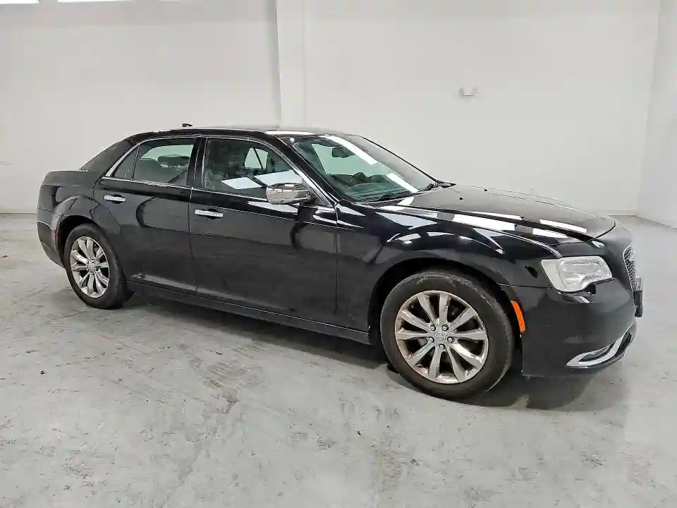 2C3CCAKG2KH556673 2019 CHRYSLER 300-3