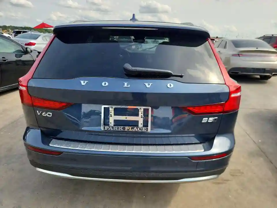 YV4L12WK9T2174007 2026 VOLVO V60-5