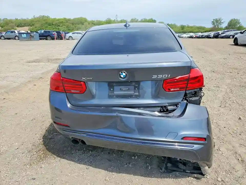 WBA8D9C57JA615611 2018 BMW 3 SERIES-5