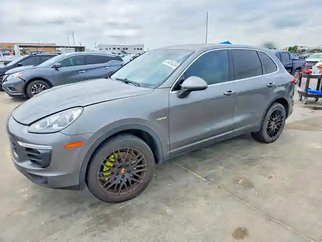 WP1AE2A2XFLA53845 2015 PORSCHE CAYENNE-0