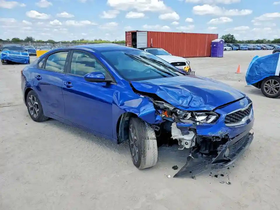 3KPF24AD3KE084211 2019 KIA FORTE LXS-3