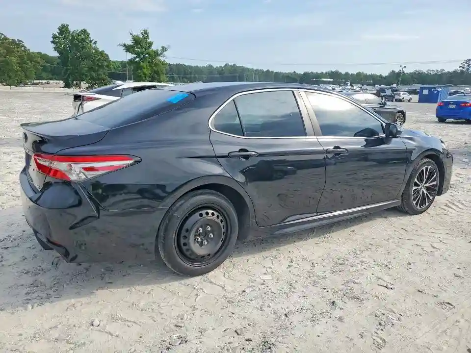 4T1B11HK0JU678772 2018 TOYOTA CAMRY-2