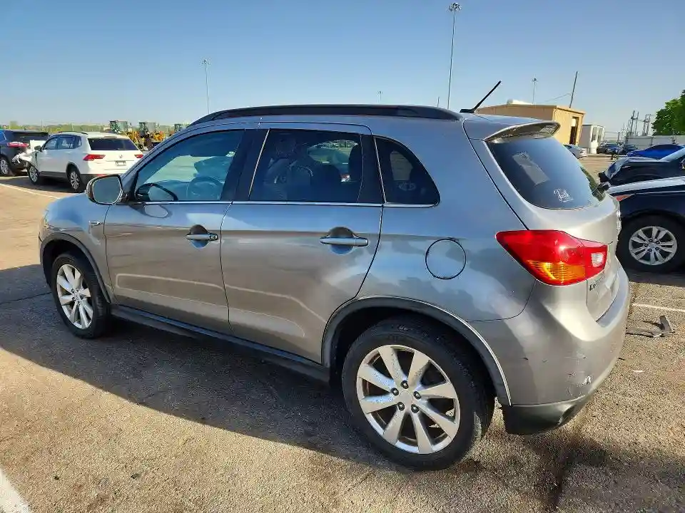 4A4AR4AW3FE033812 2015 MITSUBISHI OUTLANDER-1