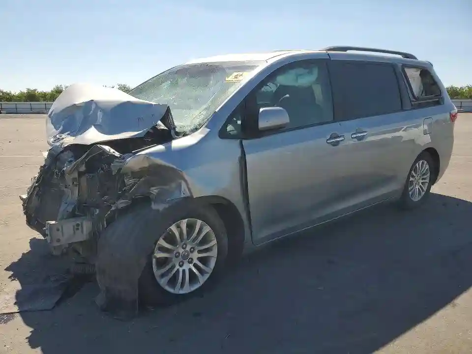 5TDYK3DC0FS627662 2015 TOYOTA SIENNA-0