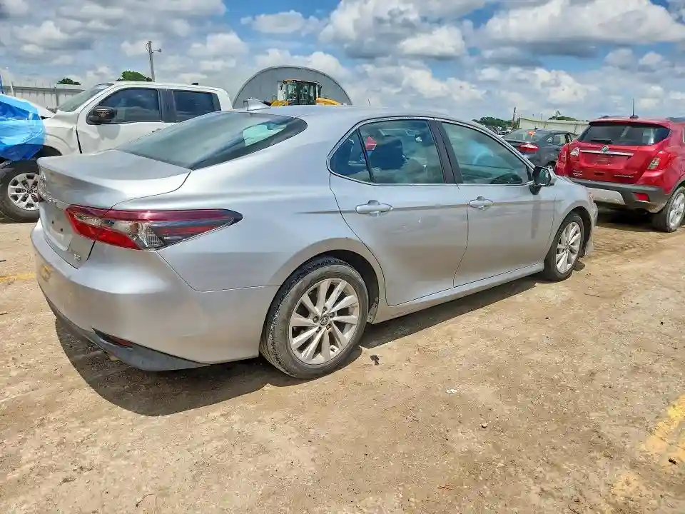 4T1C11AK9MU469856 2021 TOYOTA CAMRY-2