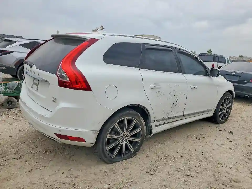 YV4902RK1F2670285 2015 VOLVO XC60-2