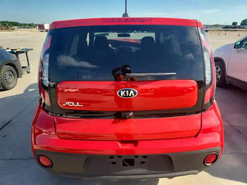 KNDJN2A2XK7016010 2019 KIA SOUL BASE-5