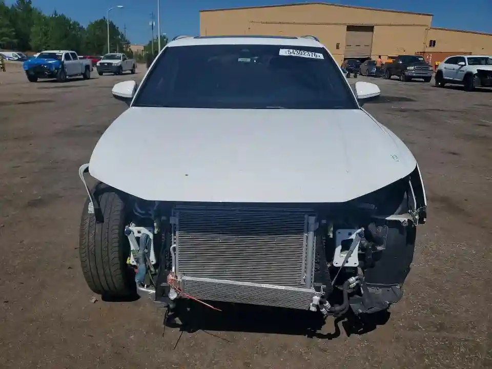 WA1EECF33P1150936 2023 AUDI Q3-4