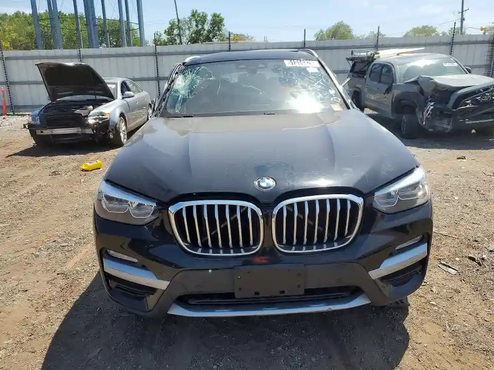 5UXTR9C56KLE18211 2019 BMW X3-4