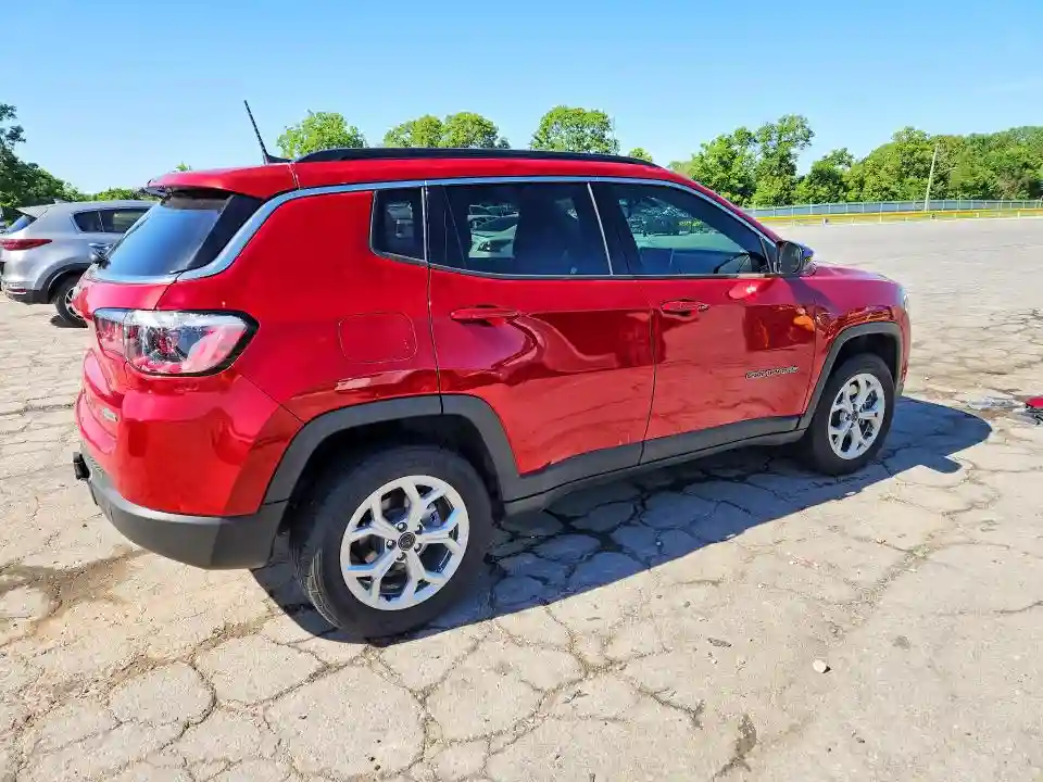 3C4NJDBN2ST557999 2025 JEEP COMPASS-2