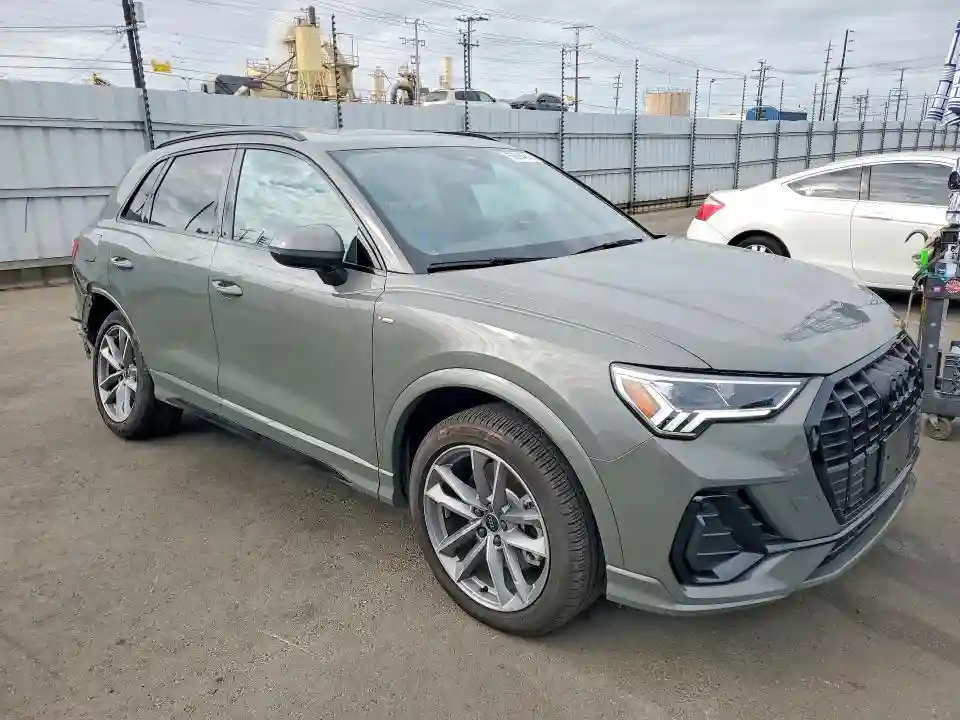 WA1EECF32R1108051 2024 AUDI Q3-3