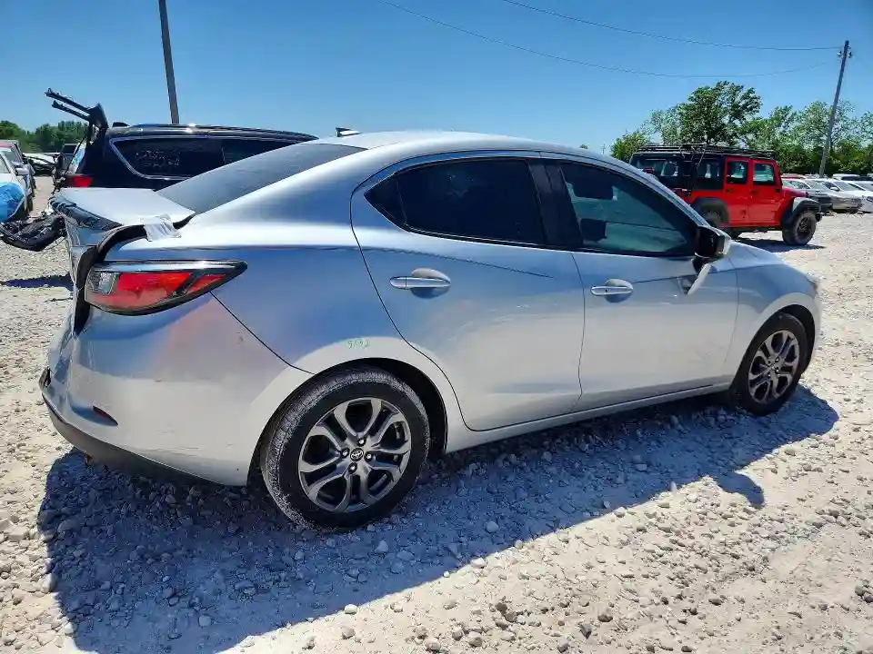 3MYDLBYV6KY509055 2019 TOYOTA YARIS-2