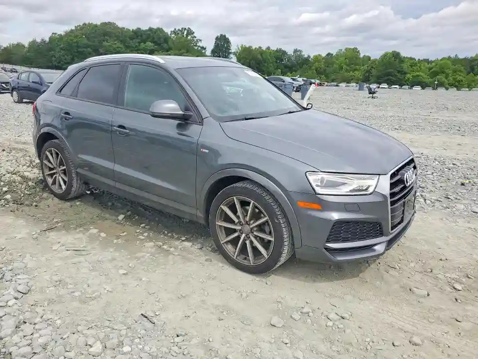 WA1ECCFS9JR025249 2018 AUDI Q3-3