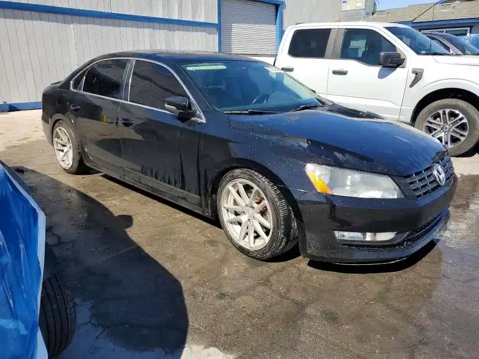 1VWCV7A38FC036071 2015 VOLKSWAGEN PASSAT-3