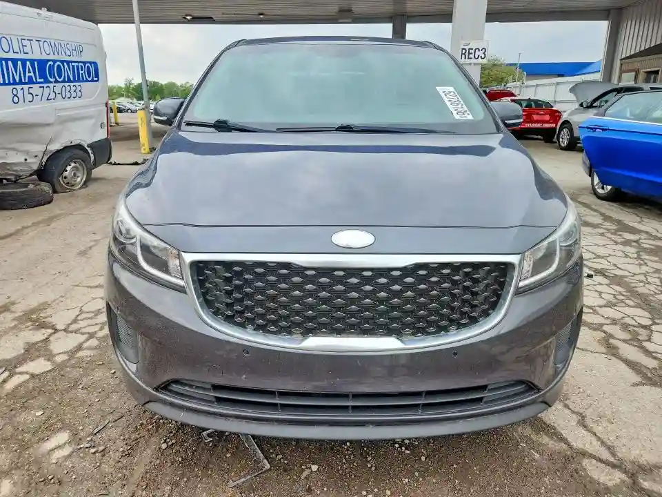 KNDMB5C1XJ6396823 2018 KIA SEDONA-4