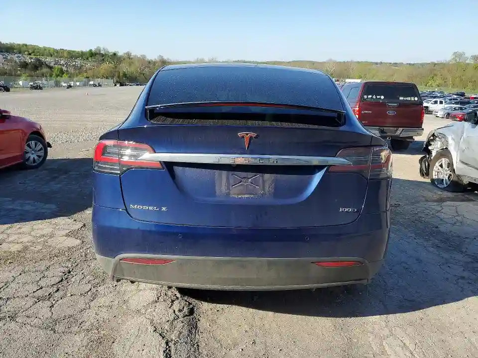 5YJXCAE27KF152626 2019 TESLA MODEL X-5