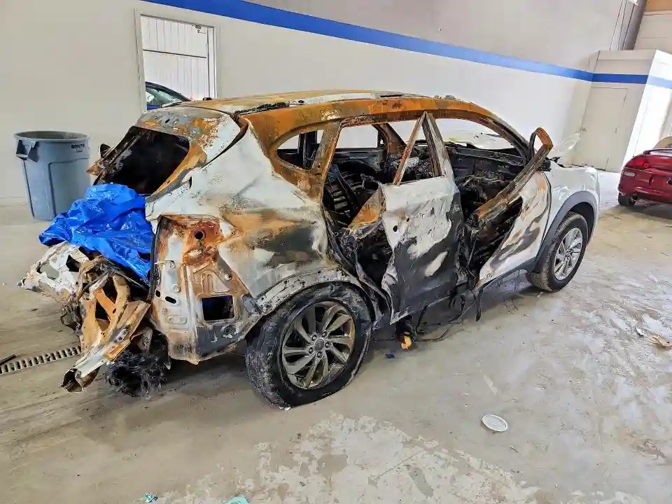 KM8J3CA43JU788308 2018 HYUNDAI TUCSON-2