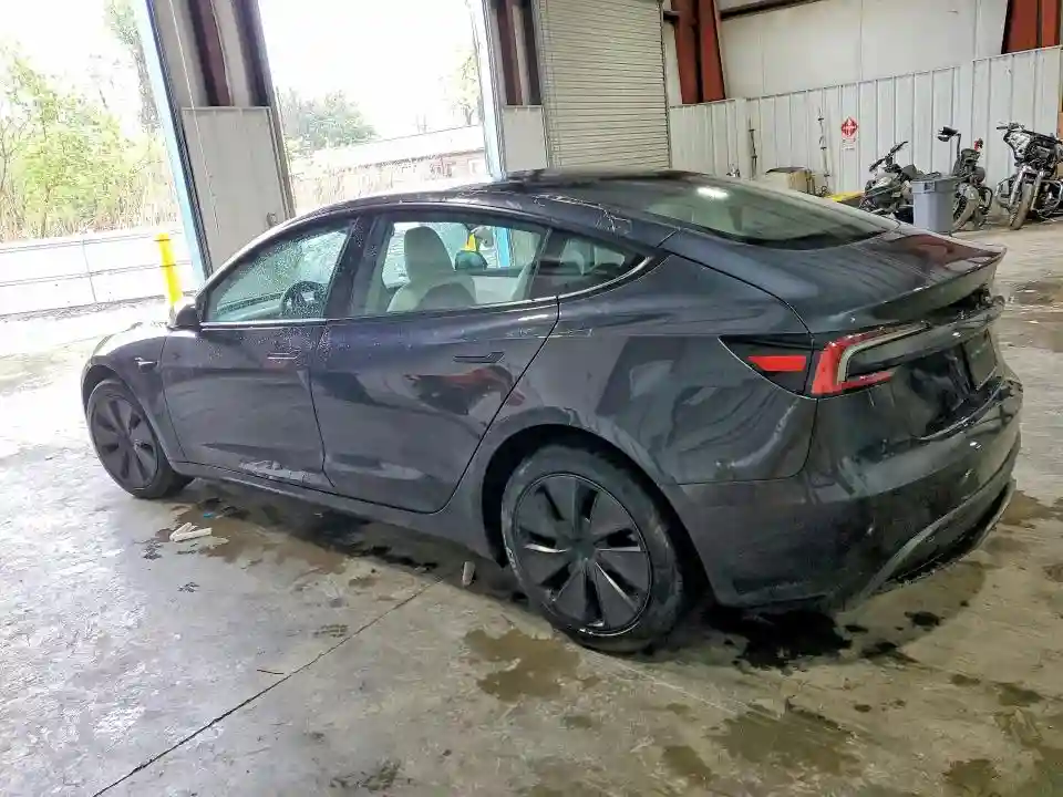 5YJ3E1EA6RF863860 2024 TESLA MODEL 3-1