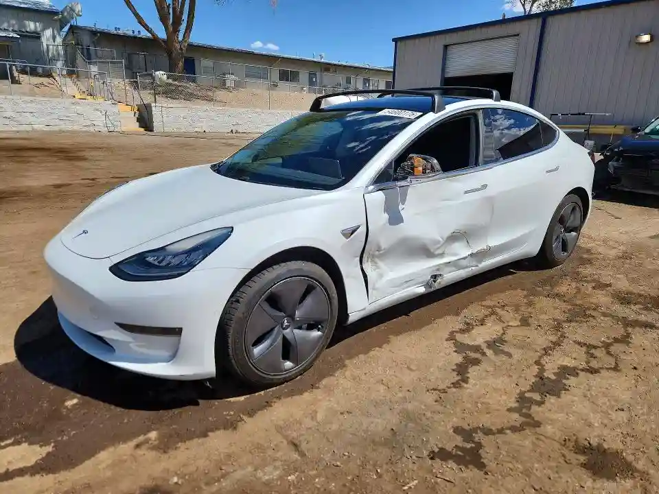 5YJ3E1EB5JF085340 2018 TESLA MODEL 3-0