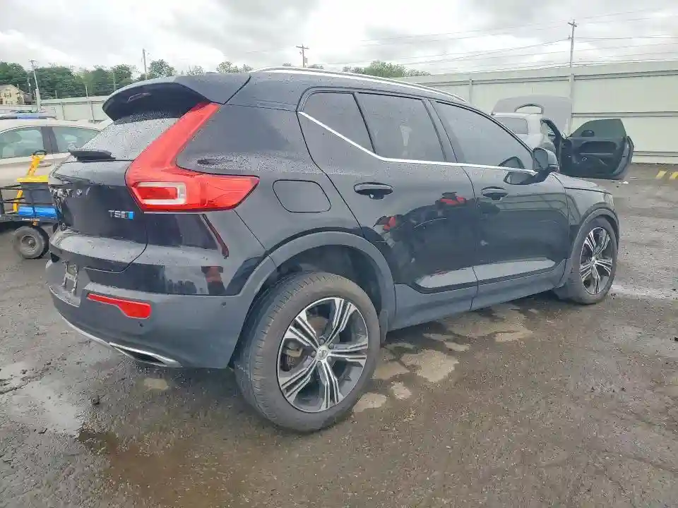 YV4162UL9K2101805 2019 VOLVO XC40-2