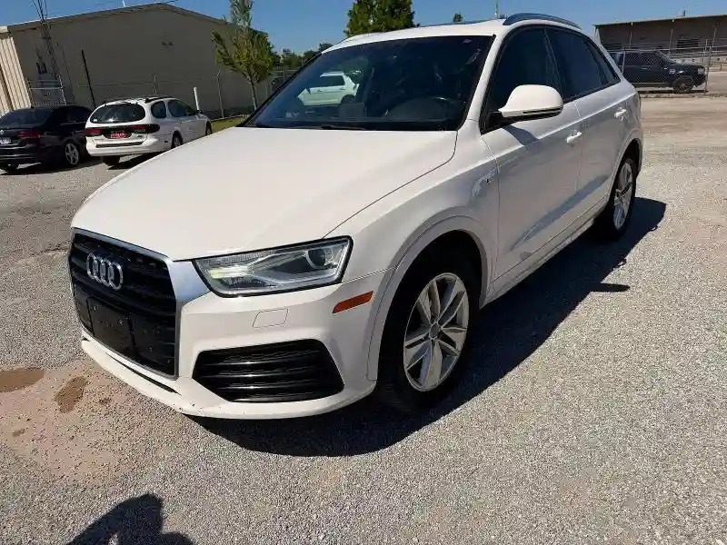 WA1BCCFS2JR018632 2018 AUDI Q3-1