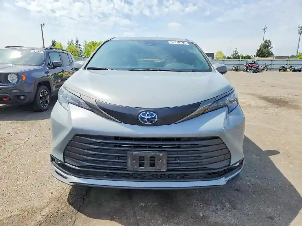 5TDCSKFC5PS085865 2023 TOYOTA SIENNA-4