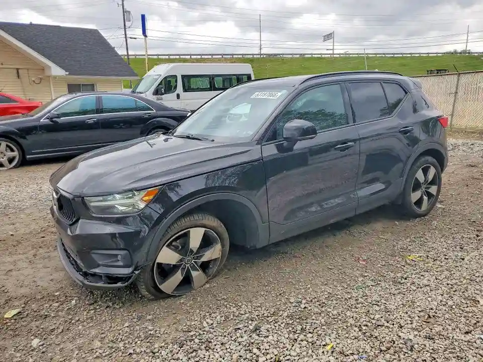 YV4162UK1L2283136 2020 VOLVO XC40-0